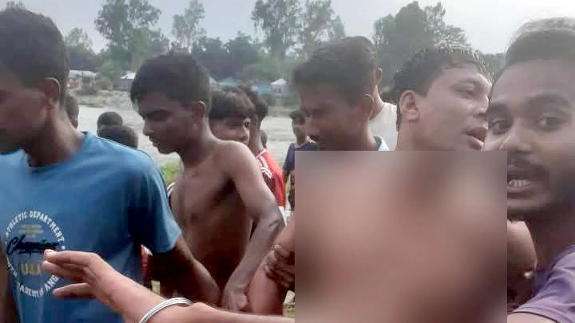 গরুর হাটে পকেট মারতে গিয়ে ধরা, ইউপি সদস্যকে জনতার পিটুনি